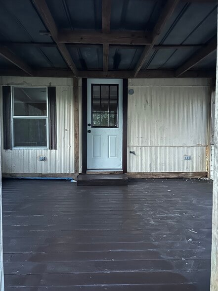 Building Photo - 613 Honeyfarm Ln