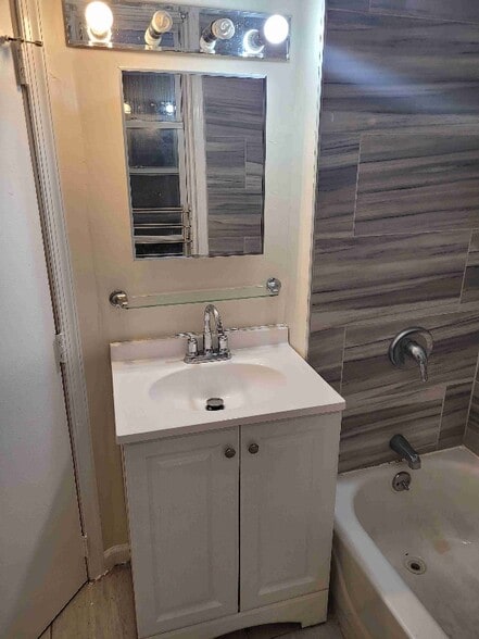 Building Photo - 2920 Washington St