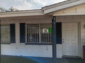 Building Photo - 9409-9411 N 9th Street, Tampa, FL 33612