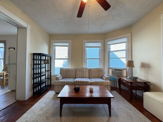 Building Photo - 22 Tilton St