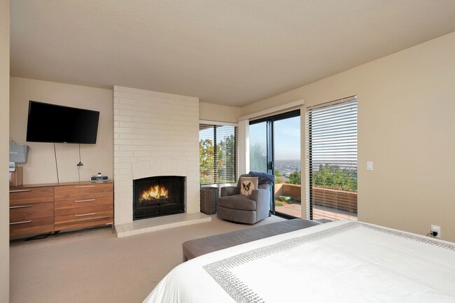 Building Photo - 2559 Caminito Muirfield