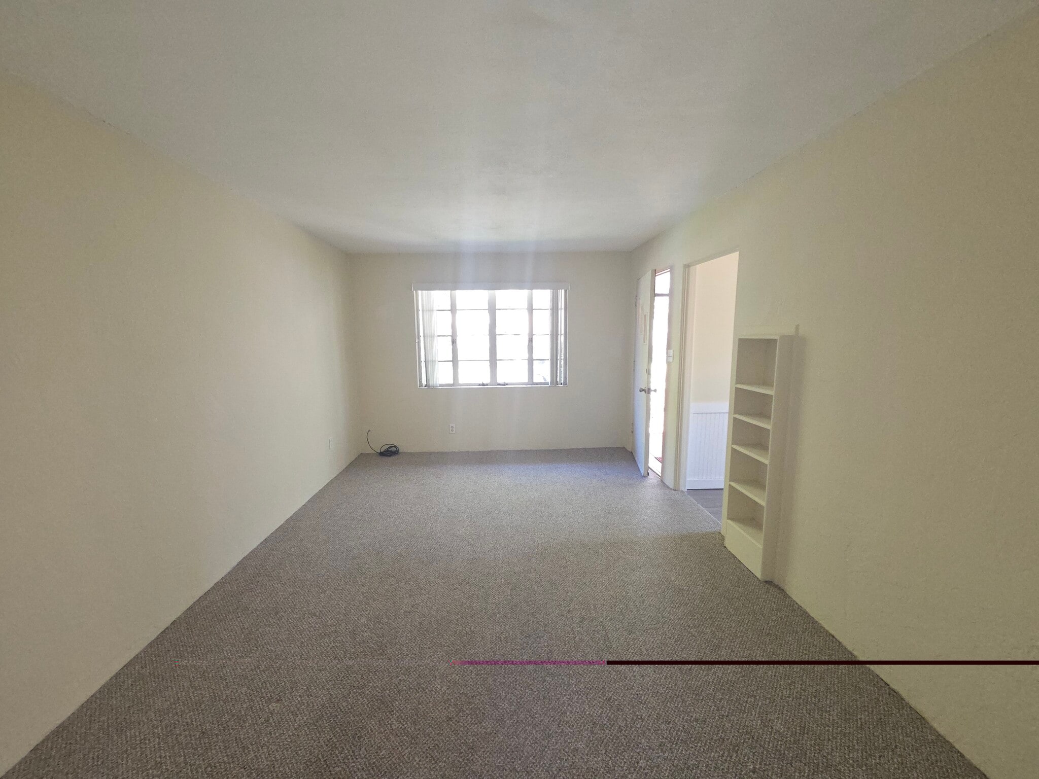 Livng room view toward front window - 416 N Summerlin Ave