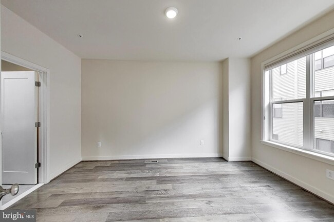 Building Photo - 16616 Crabbs Branch Way