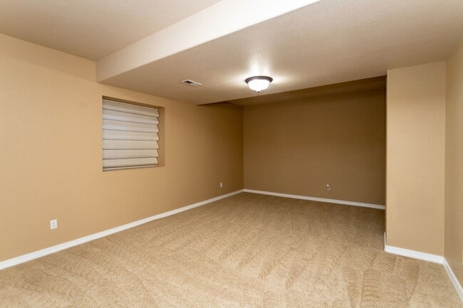 Building Photo - Beautiful Ranch in Pine Creek!