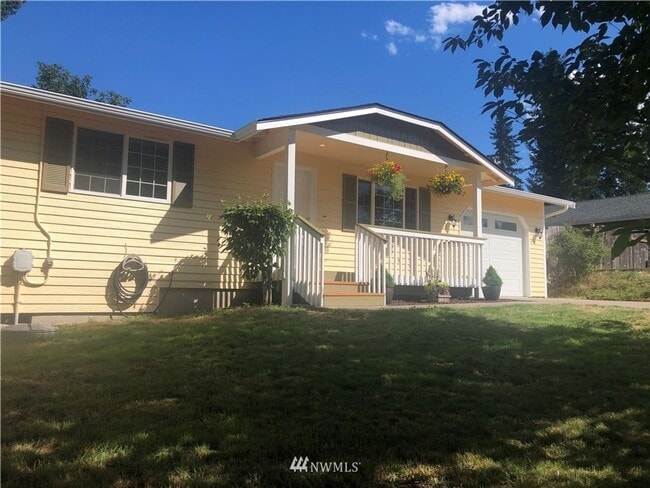 Building Photo - Charming 3 Bedroom Home in Great Tenino Lo...