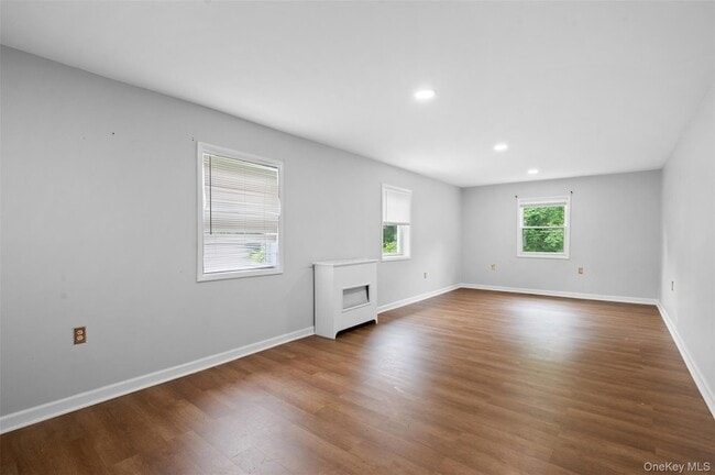 Building Photo - 5 Lincoln St