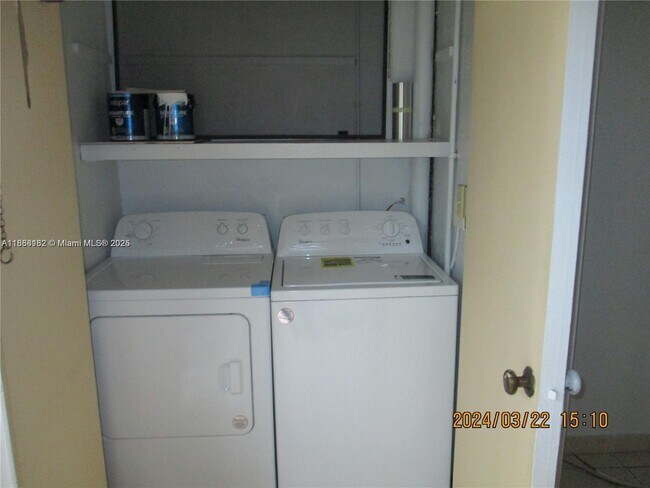 Building Photo - 14201 N Kendall Dr
