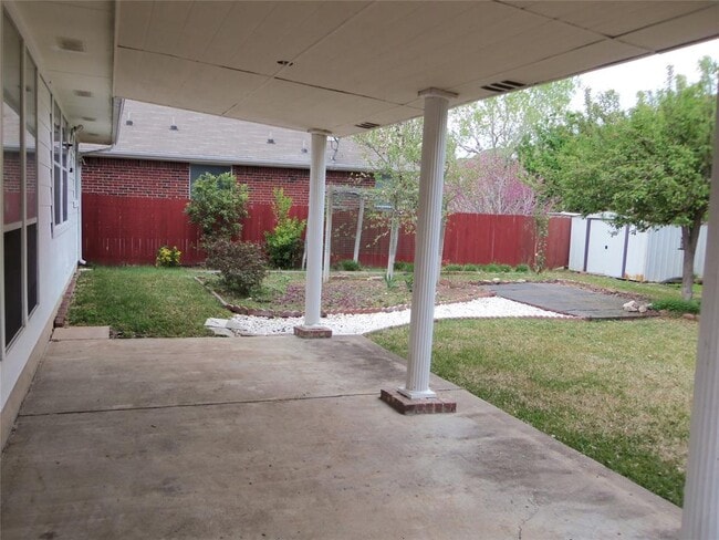 Building Photo - 15848 Garrison Cir