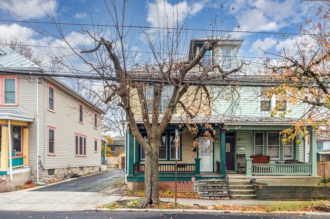 Building Photo - 429 S Pitt St