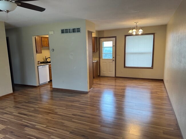 Building Photo - E1599 Raymond Dr