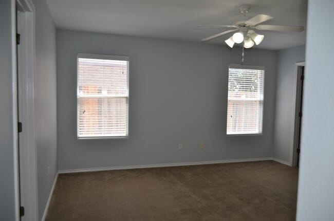 Building Photo - 520 Gandara Dr