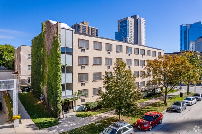 Building Photo - Claridge Hall