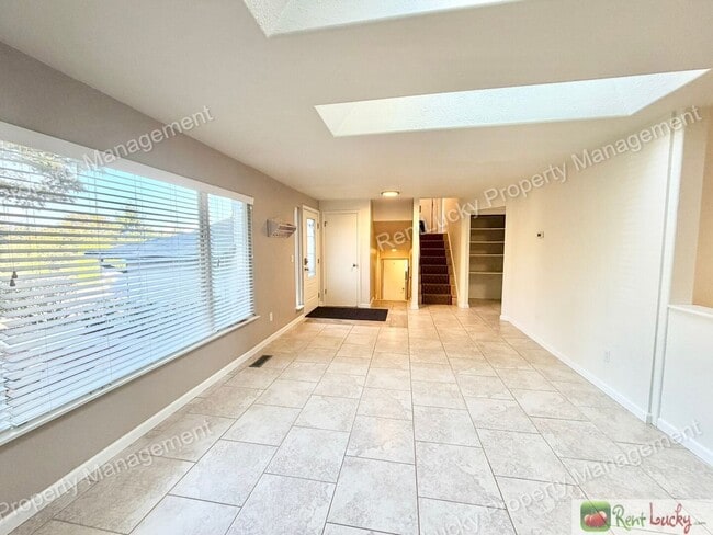 Building Photo - 4901 SW 327th Pl