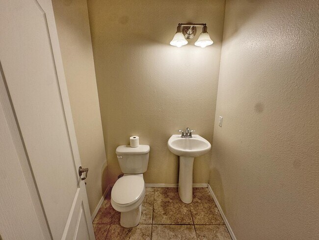 Building Photo - 11019 Marina Gate Trail NE