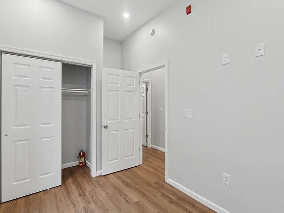 Building Photo - 1211 W Cambria St