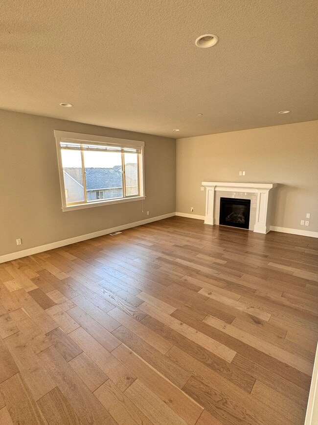 Building Photo - 12050 SW Autumnview St