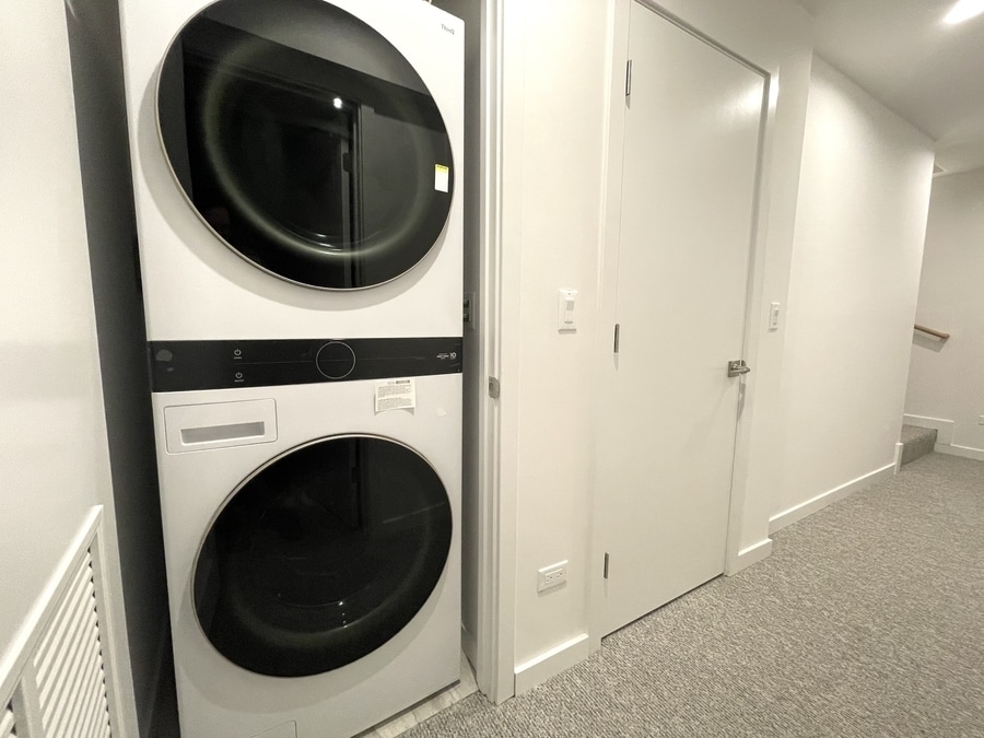 Building Photo - 822 N Winchester Ave