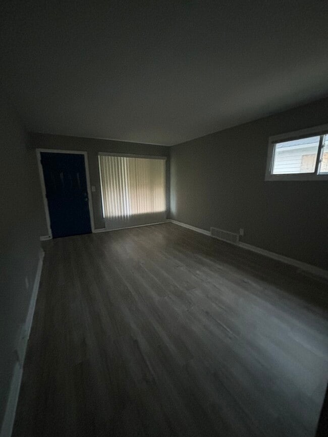 Building Photo - Charming 3-bedroom home is waiting for you!
