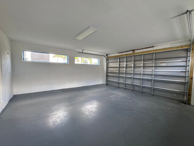 Building Photo - 1882 Coral Point Dr