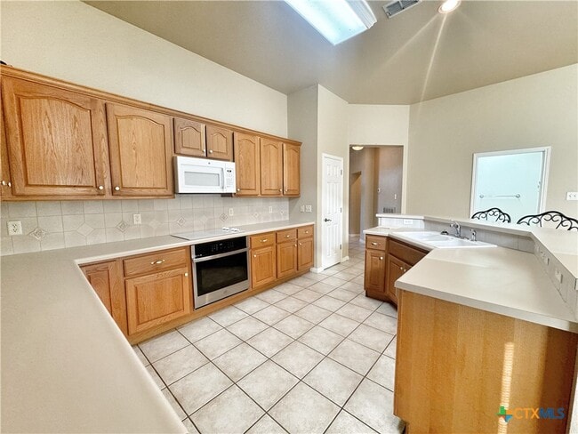 Building Photo - 2263 Kensington Way