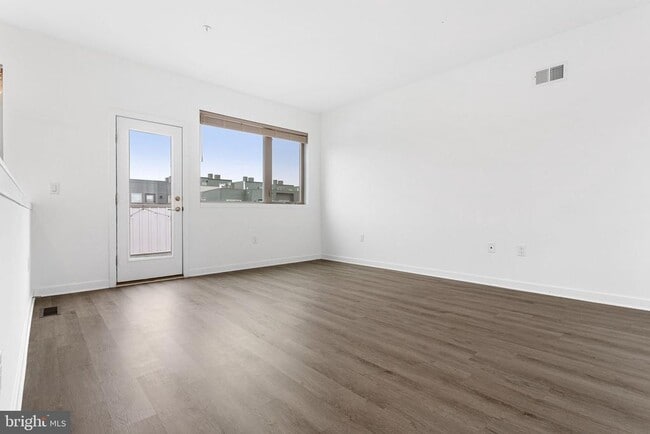 Building Photo - 3121 Beachview Ln