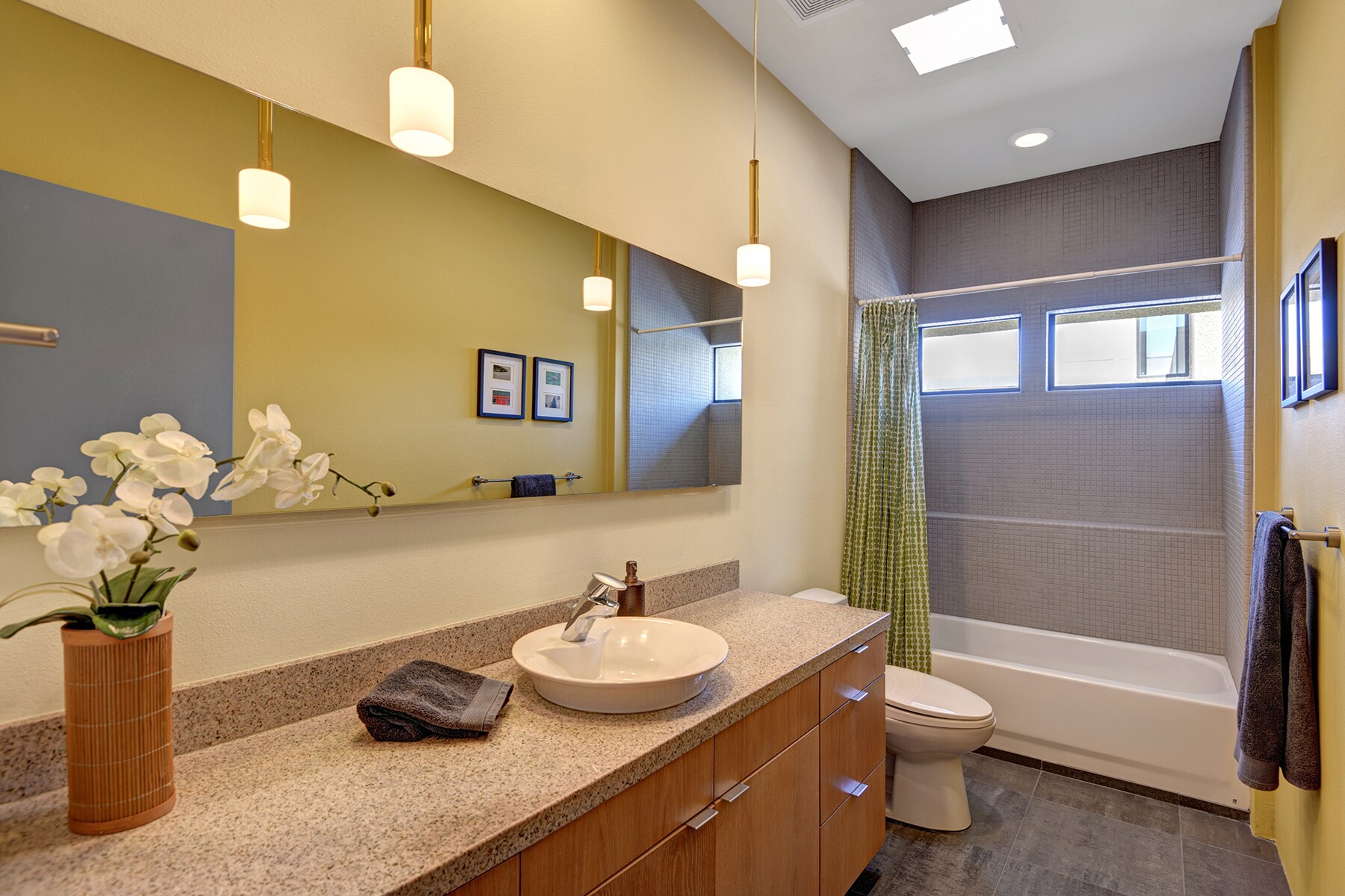 Building Photo - 1536 E Baristo Rd