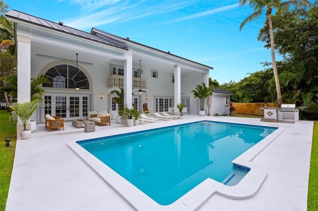 Building Photo - 14850 Old Cutler Rd