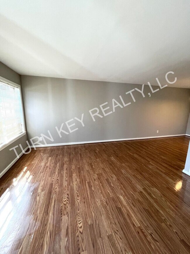 Building Photo - Condo for rent in Homewood *ACCEPTS SECTION 8*