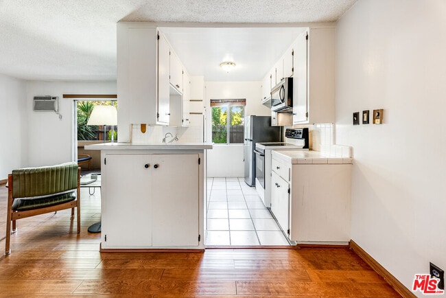 Building Photo - 5919 Chula Vista Way