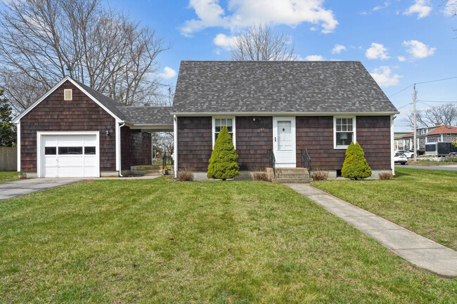 Primary Photo - 47 Lawton Ave
