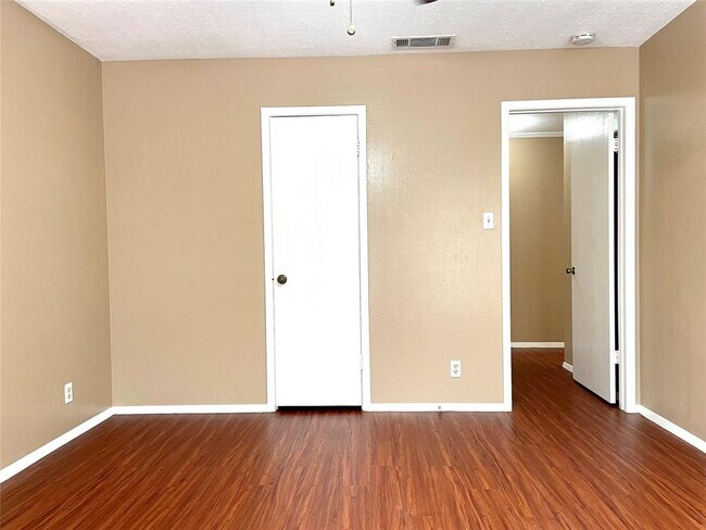Building Photo - 11600 Fast Horse Dr