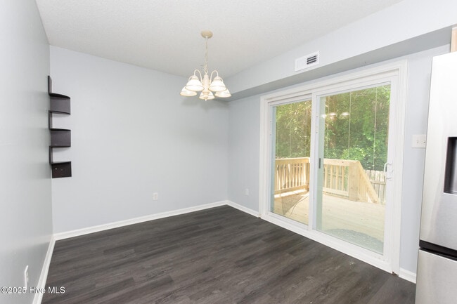 Building Photo - 117 Brenda Dr