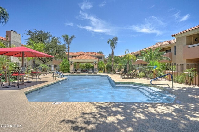 Building Photo - 9990 N Scottsdale Rd