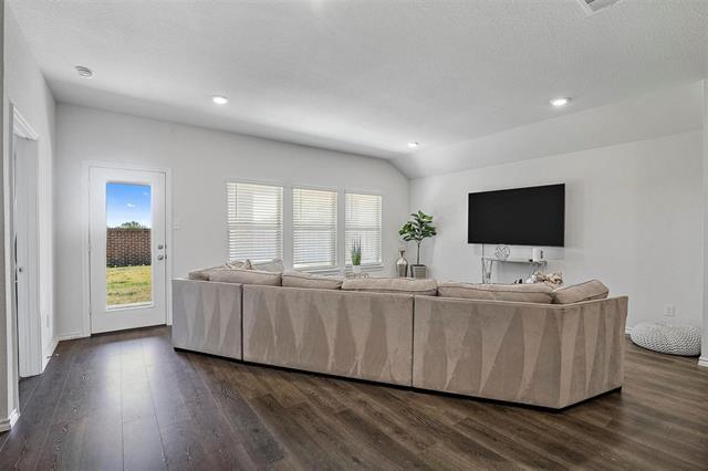 Building Photo - 3000 Buttonbush Dr