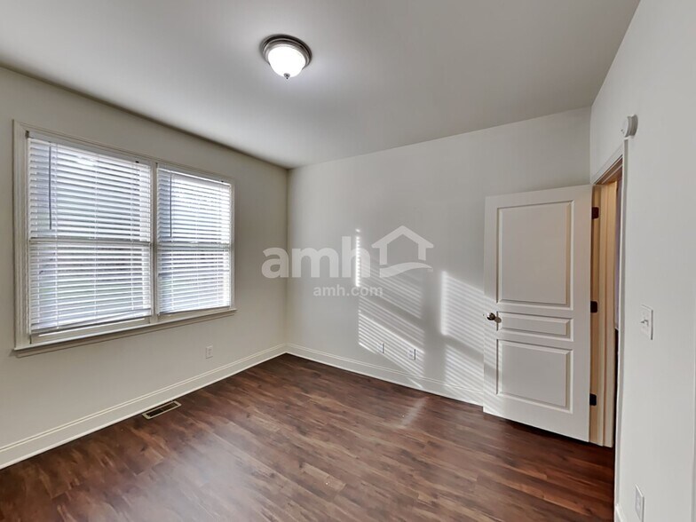 Building Photo - 212 Bentleaf Drive