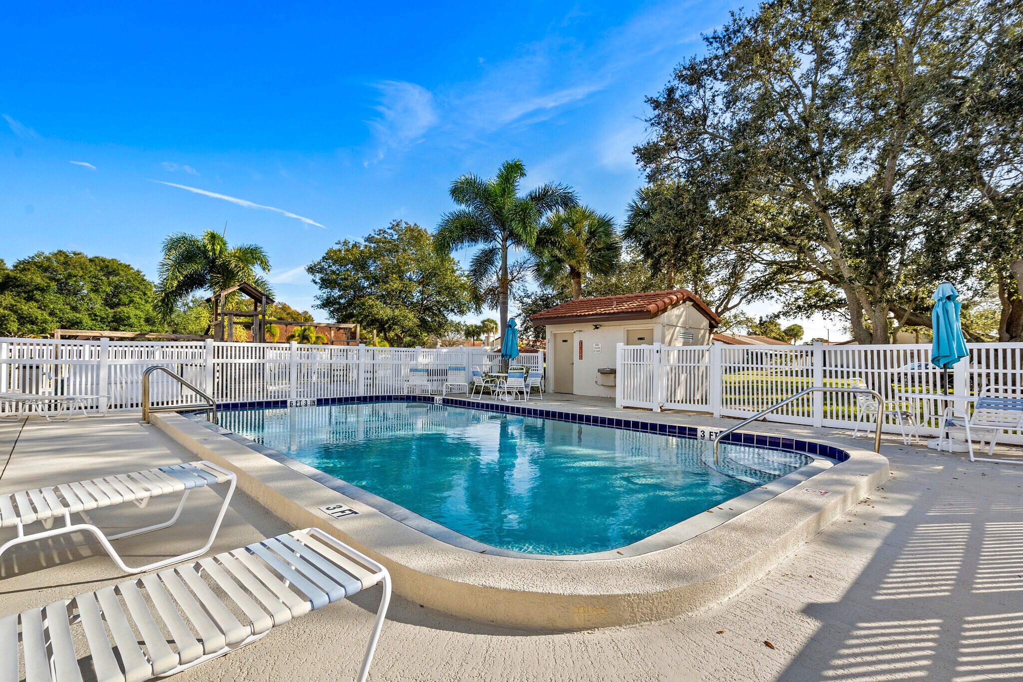 Building Photo - 7360 Ulmerton Rd