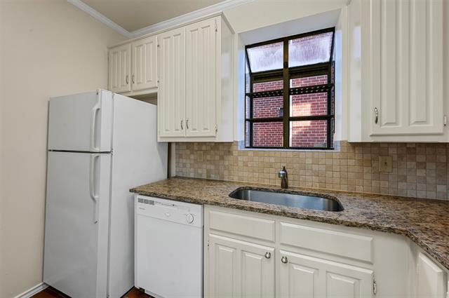 Building Photo - 4141 Hyer St