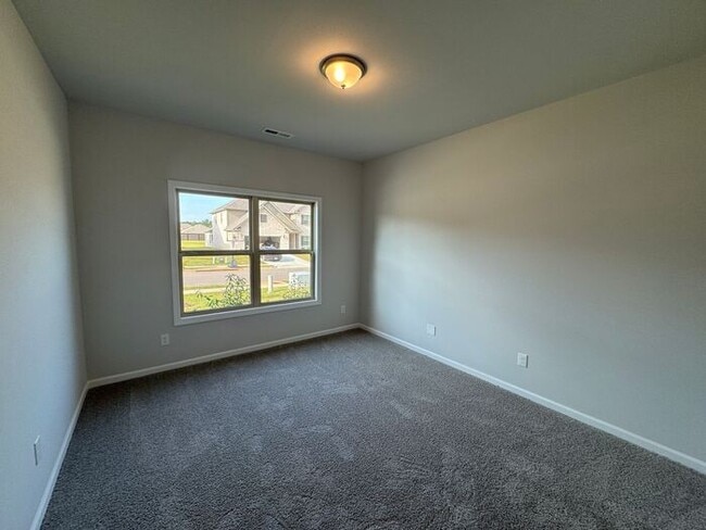 Building Photo - New construction home with move in special!