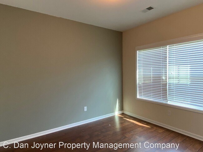 Building Photo - 4 br, 2.5 bath House - 348 Slate Drive