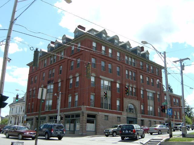 Building Photo - 79 Bramhall St