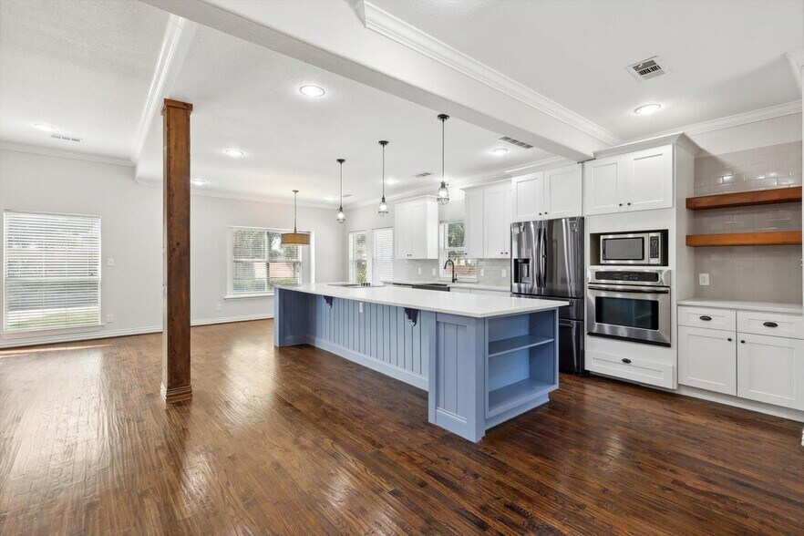 Building Photo - 6043 Fieldstone Dr