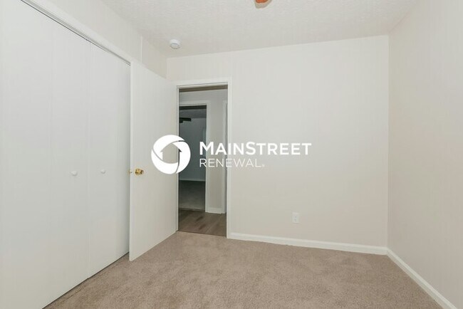 Building Photo - 3 Bedroom Pet-Friendly Home in Hampton, GA with Main Street Renewal