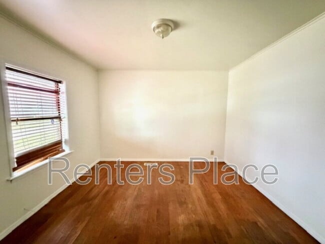 Building Photo - 3548 E King Pl