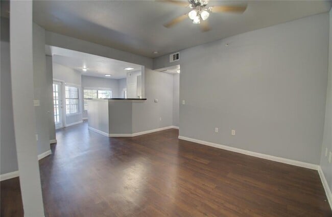 Building Photo - 2320 Gracy Farms Ln