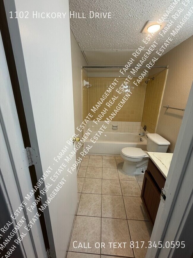 Building Photo - 1102 Hickory Hill Dr