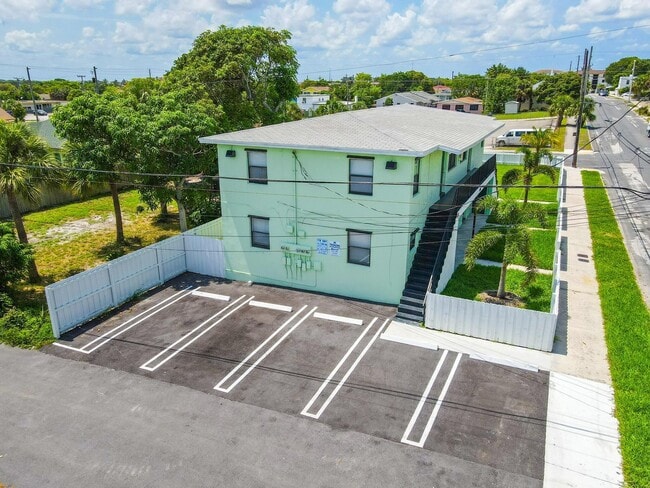 Building Photo - 1319 Douglass Ave