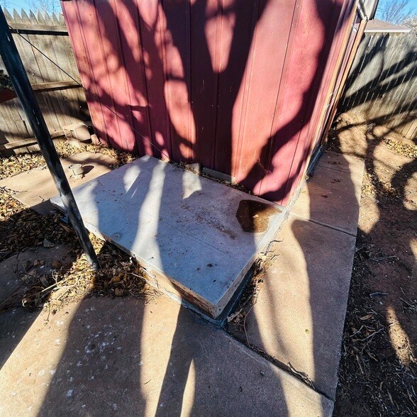 Building Photo - 1918 71st St