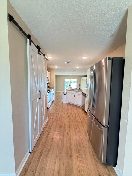 Building Photo - 4249 SW Whitebread Rd