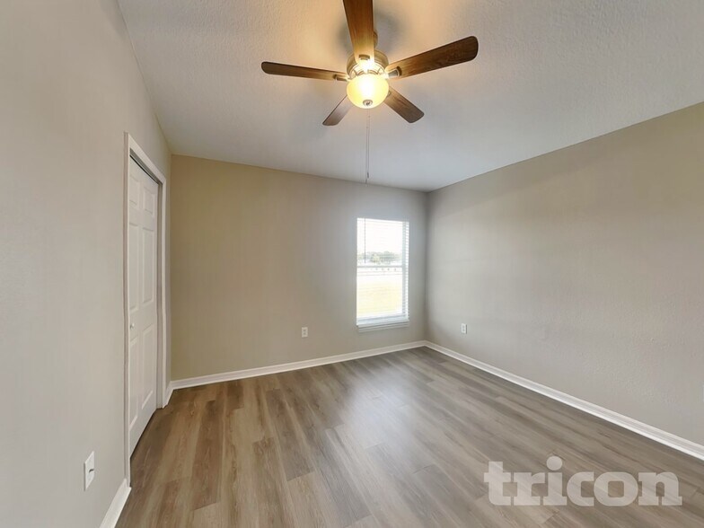 Building Photo - 435 Maple Pointe Dr