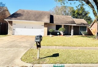 Building Photo - 14306 Moorfield Dr